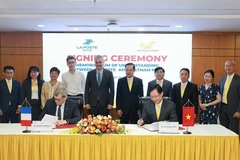 Vietnam Post, France’s La Poste step up cooperation
