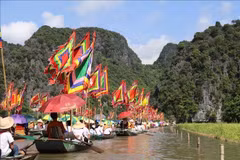Tourism week “The Golden Colour of Tam Coc - Trang An” opens in Ninh Binh
