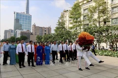 HCMC leaders pay respect to President Ho Chi Minh on birth anniversary