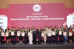 Vietnam Report announces Top 10 prestigious banks, insurance, digital companies