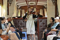 Da Lat improves customer experiences with free music shows on public trains