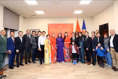 Vice President meets representatives of Vietnamese community in Norway
