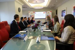Foreign Minister receives AstraZeneca leader in London
