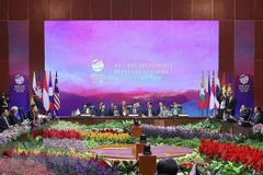 ASEAN members pledge to promote community building