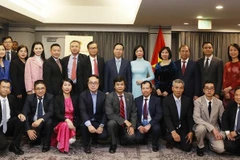 President meets Vietnamese community in US