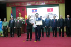 Lao orders, medals presented to Thai Nguyen’s organisations, individuals