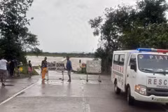 Super typhoon grazes Philippines on its way to China