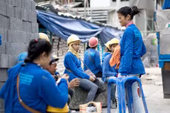 Thailand eases procedures for migrant workers