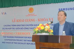 Industry ministry, Samsung jointly train molding technicians