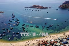 Binh Dinh seeks to boost tourism cooperation with southern Lao provinces