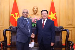 Politics academy, ADB seek stronger cooperation