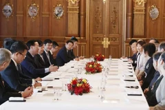 Vietnamese President meets Japanese families participating in youth exchanges