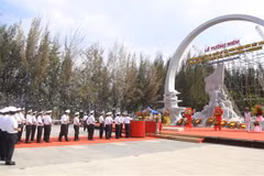 Military officials commemorate fallen soldiers in Gac Ma battle