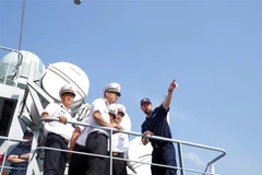 Vietnamese, British navies conduct joint exercise