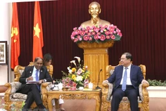 Nam Dinh keen to attract more investment from Singapore