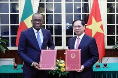 Foreign Ministers of Vietnam, Benin hold talks