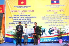 Vietnamese, Lao provinces tighten special solidarity 