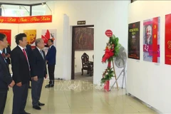 Lao newspaper praises growth of Communist Party of Vietnam