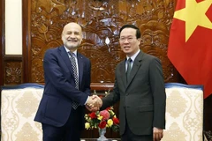 President presents Friendship Order to outgoing Italian Ambassador