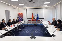 Localities roll out red carpet for French enterprises
