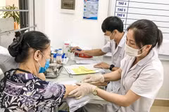 Hanoi develops human resources for health sector