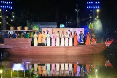 Hundreds of artists perform to celebrate the 325th anniversary of Sai Gon - Cho Lon - Gia Dinh - HCM City