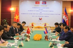Vietnam, Cambodia agree to promote tourism, sports cooperation