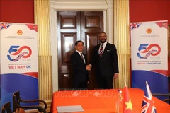Foreign Minister meets British counterpart