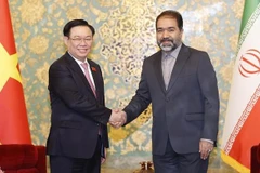 NA Chairman receives General Governor of Isfahan province