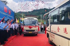 Vietnam-China international road passenger transport service launched