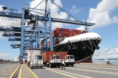 Seminar seeks ways to develop human resources experts for FTA implementation