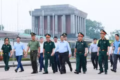 PM inspects maintenance of President Ho Chi Minh’s Mausoleum