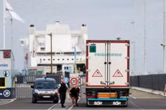 Believed-to-be Vietnamese citizens found on refrigerated truck in France