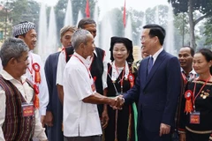 President hosts top citizens from ethnic minority groups