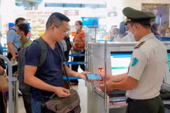 Passengers welcome VNeID use for air travel check-in