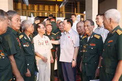 NA Chairman meets with ex-revolutionaries from Nghe An province