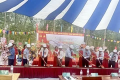 Delegates attend the plant's opening ceremony on May 22 (Photo: nhandan.vn)