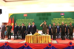 At the award ceremony (Photo: VNA)