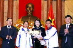 Vice President praises efforts of teachers in island areas 
