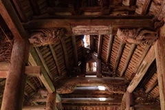 Priceless 19th century house in disrepair 