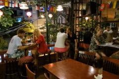 Hanoi pilots longer opening hours for restaurants, bars