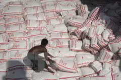 Thailand targets 5 percent export surge in 2016 