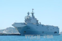 French naval ship berthed in Vietnam for friendship visit