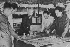At the end of 1953, President Ho Chi Minh, General Vo Nguyen Giap and other Party leaders decide to open the Dien Bien Phu campaign. (File Photo: VNA)