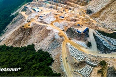 Stone mining in Luc Yen district, Yen Bai province. (Photo: VietnamPlus)