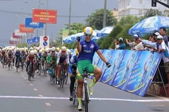 Nguyen Thi That maintains lead at cycling tournament