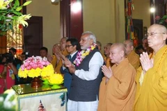 Indian PM meets with Vietnamese Buddhists 