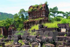 Champa vestiges found in central province