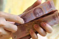 Civil servants base salary up 5 percent