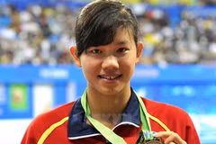 Swimmer Anh Vien sets new Asian record 